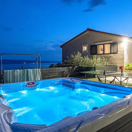 Lovely In With Kitchen Holiday home *