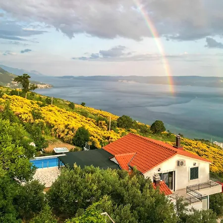 Two-bedroom In Omiš